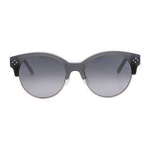 Like new, women’s, semi oval, grey frame, Chloé sunglasses. Ce704s